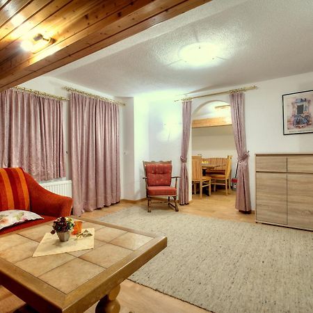Ferienhaus Bergkristall Pettneu am Arlberg Room photo